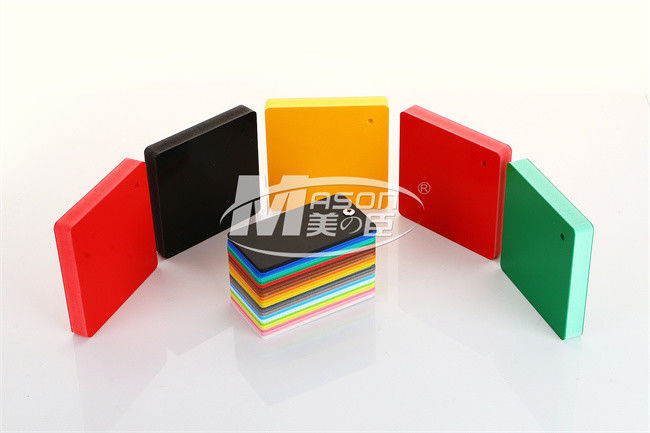 Hoja coloreada de alta densidad del tablero de la espuma del PVC de 0.6g/Cm3 los 4x8ft 8m m 10m m 12m m 15m m